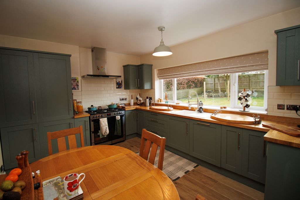 Property photo 3 of 23