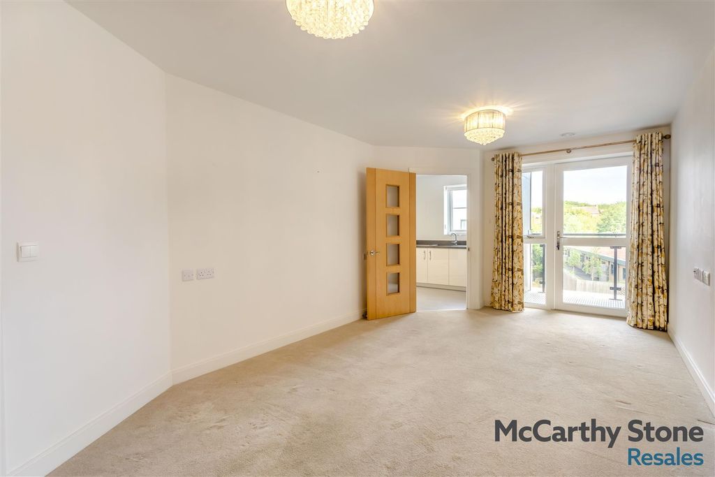Property photo 3 of 32 8700116-Interior06.Jpg