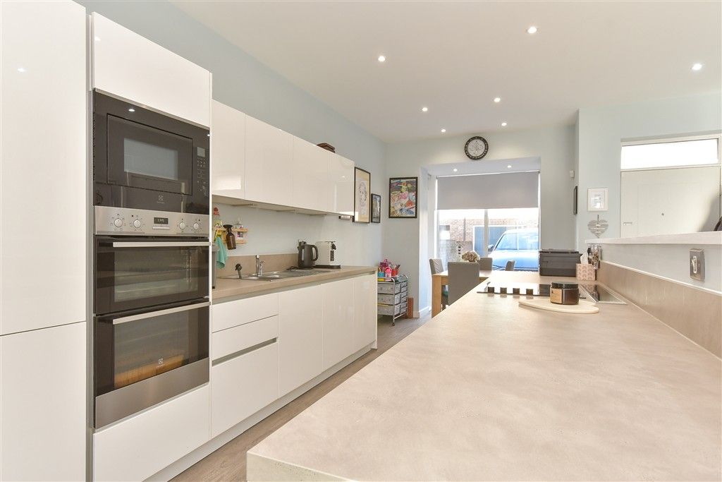 Property photo 2 of 10 Kitchen/Lounge/ Dining Area