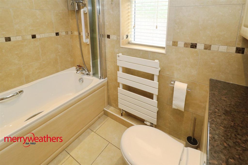 Property photo 3 of 12 Bathroom