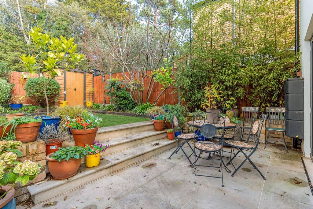 Property photo 3 of 8