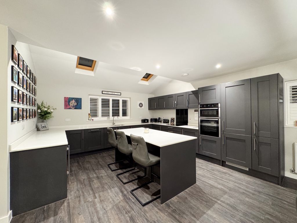 Property photo 3 of 35 Img_6394