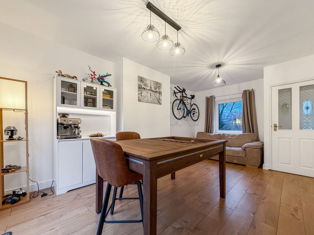 Property photo 3 of 28