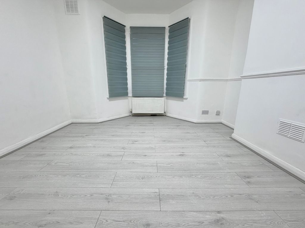 Property photo 1 of 34