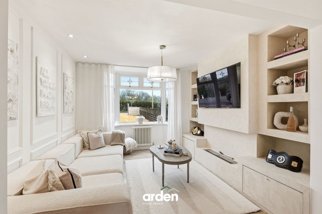 Property photo 3 of 17