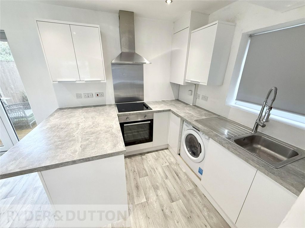 Property photo 3 of 20 Kitchen