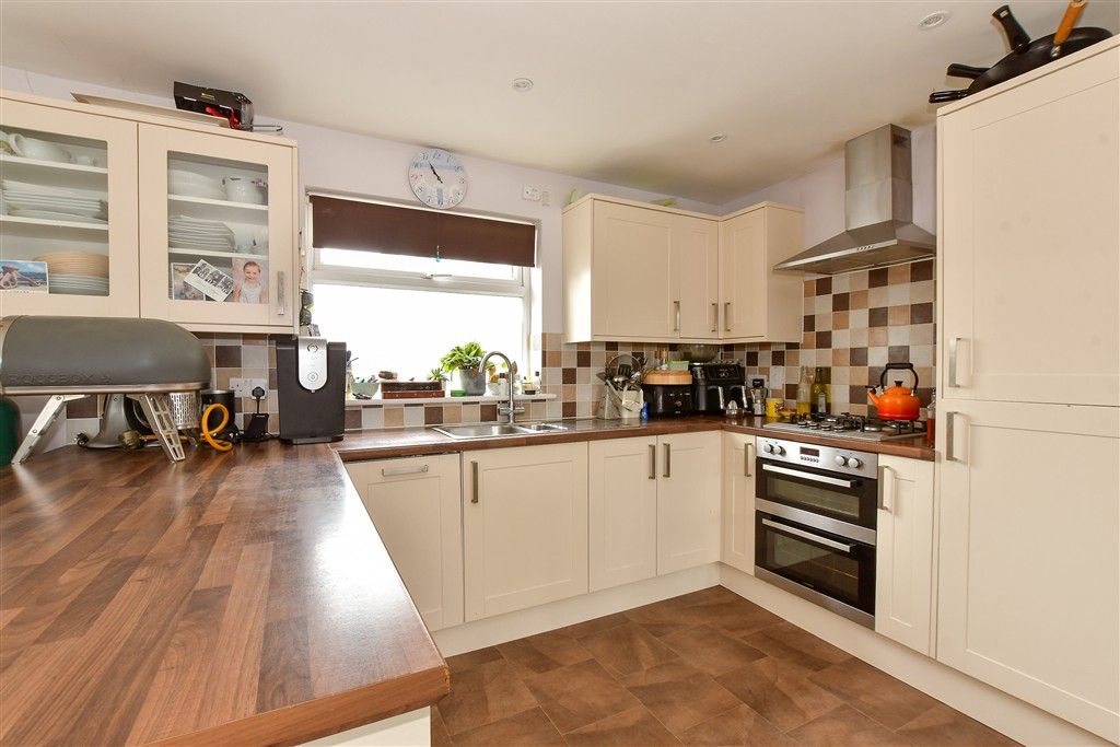 Property photo 2 of 12 Kitchen/ Living Room