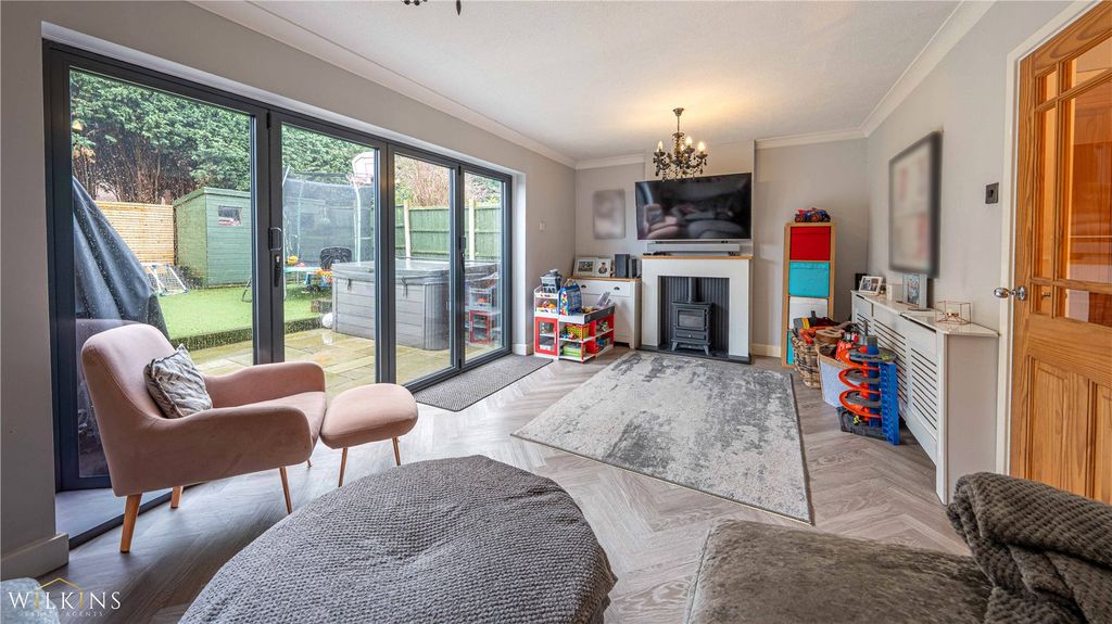 Property photo 2 of 38 Picture No. 15