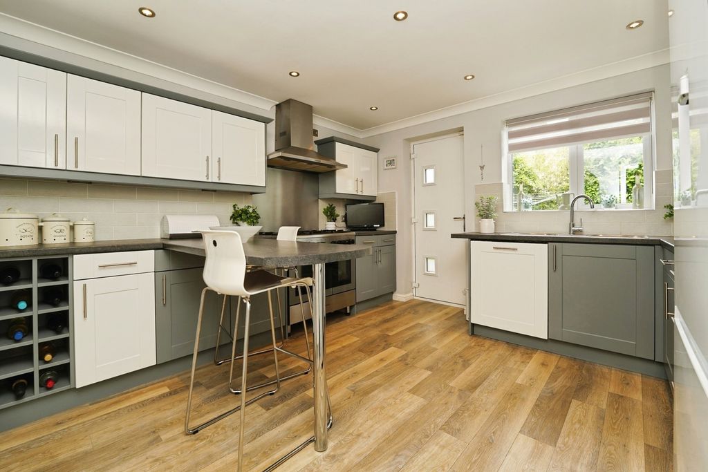 Property photo 2 of 18 Pbox-Img.Jpg