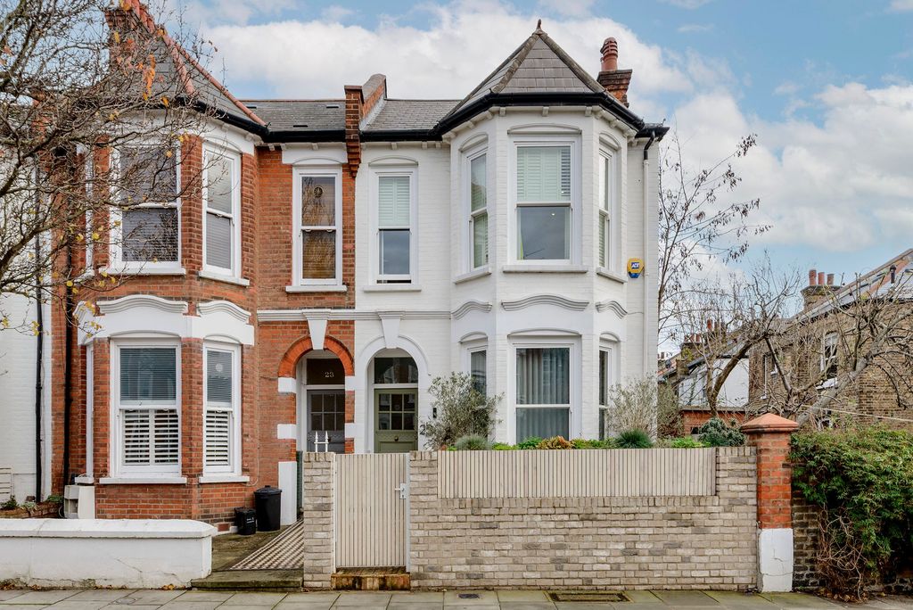 Property photo 1 of 25