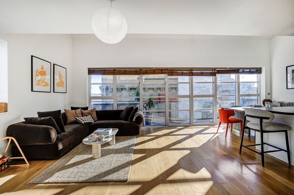 Property photo 1 of 16 Picture No. 23