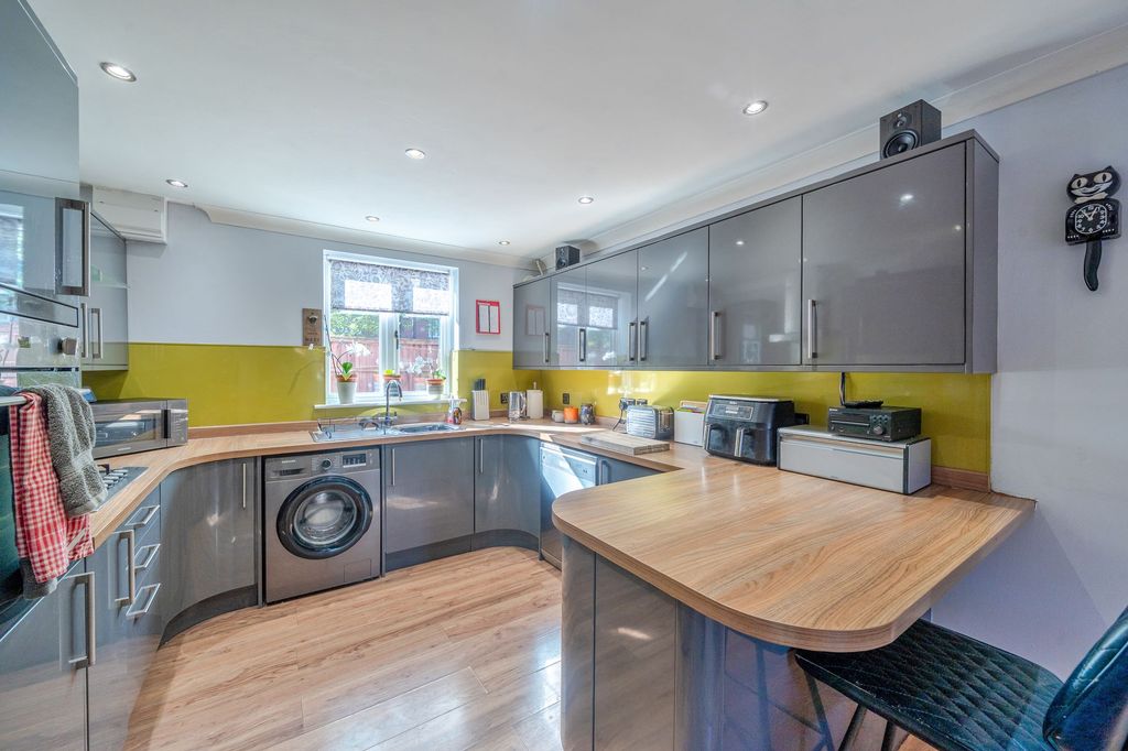 Property photo 2 of 15 Kitchen Area