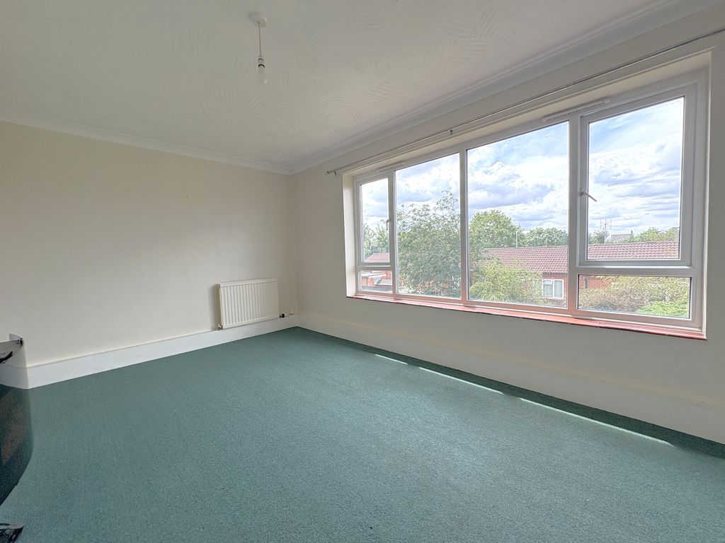Property photo 3 of 9 Living Room