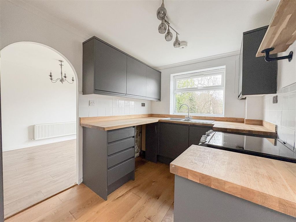 Property photo 2 of 20 Kitchen