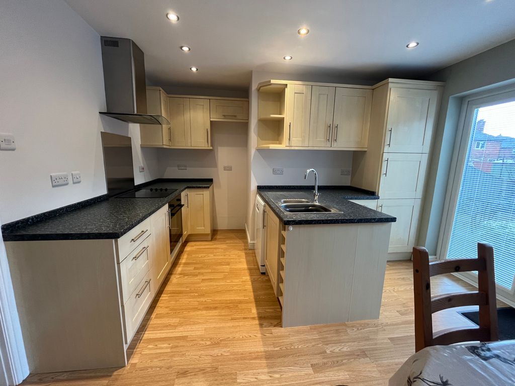 Property photo 2 of 16 Img_2917