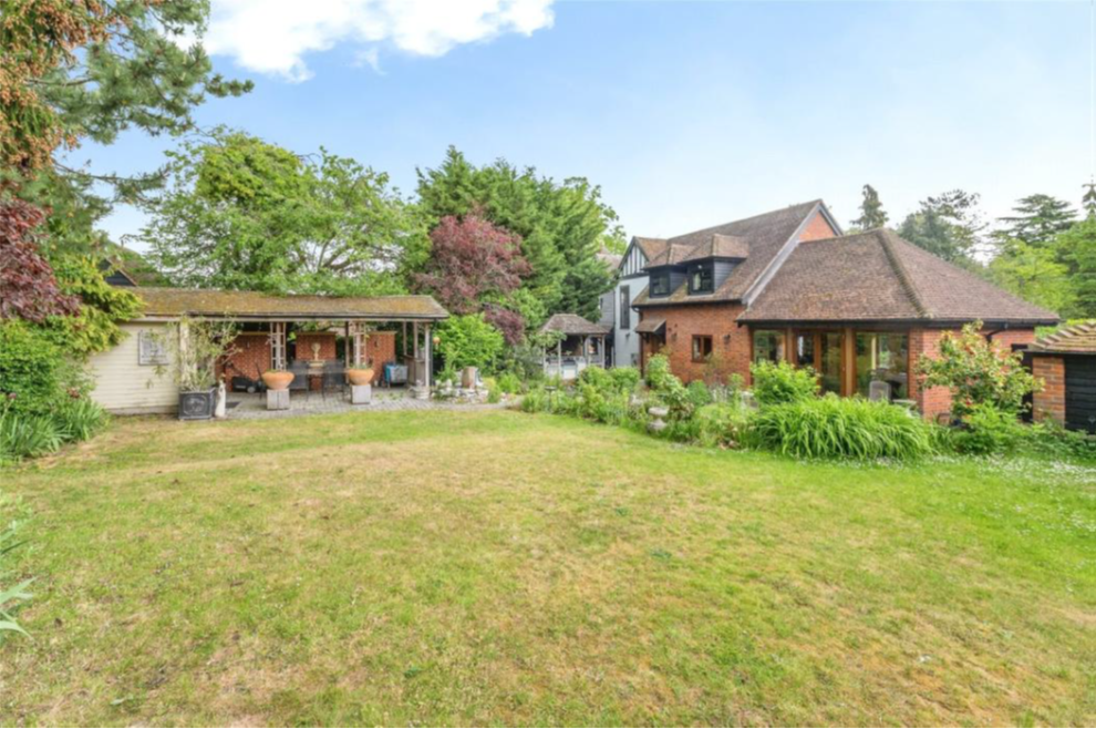 Property photo 2 of 21
