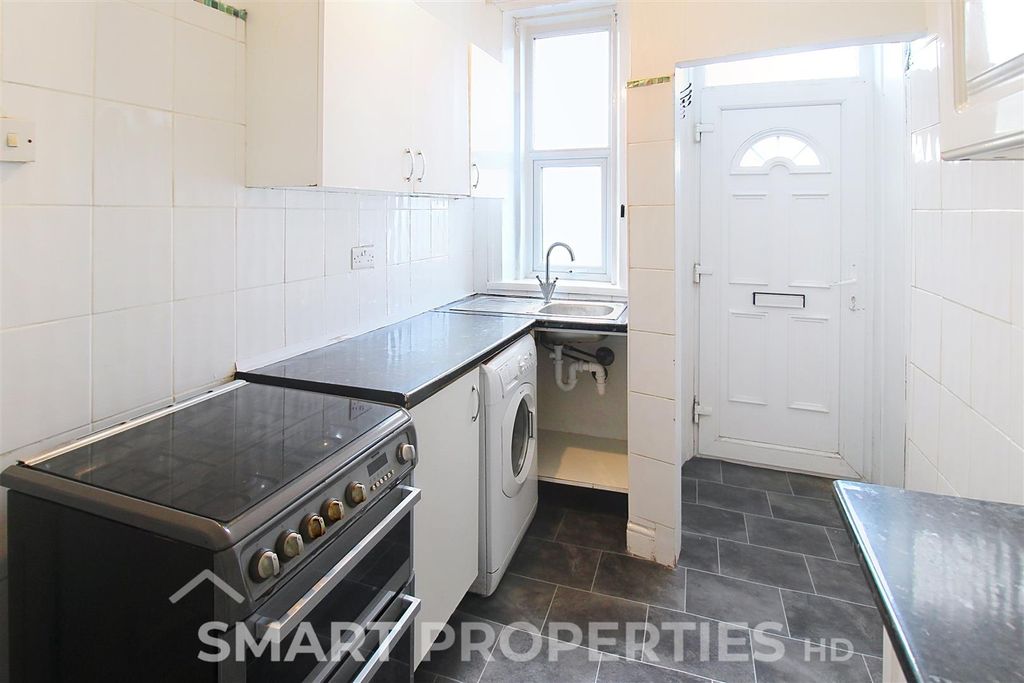 Property photo 3 of 9 41-Crosland-St_00003.Jpeg