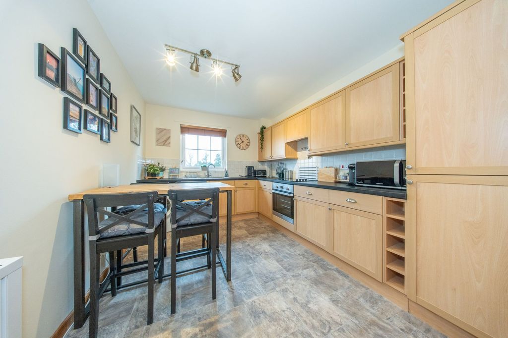 Property photo 3 of 20 Breakfasting Kitchen