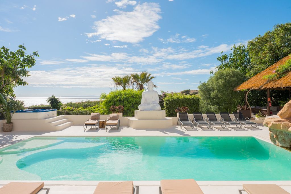 Property photo 2 of 23