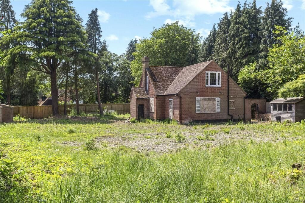 Property photo 3 of 7 Davidson Frost-Wellings, Dfw, Priory Drive, Stanmo