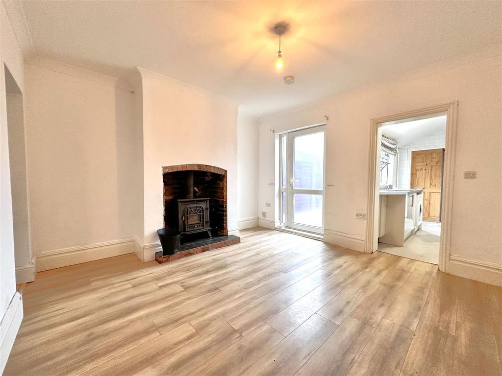 Property photo 2 of 19 Dining Room Into Kitchen 515