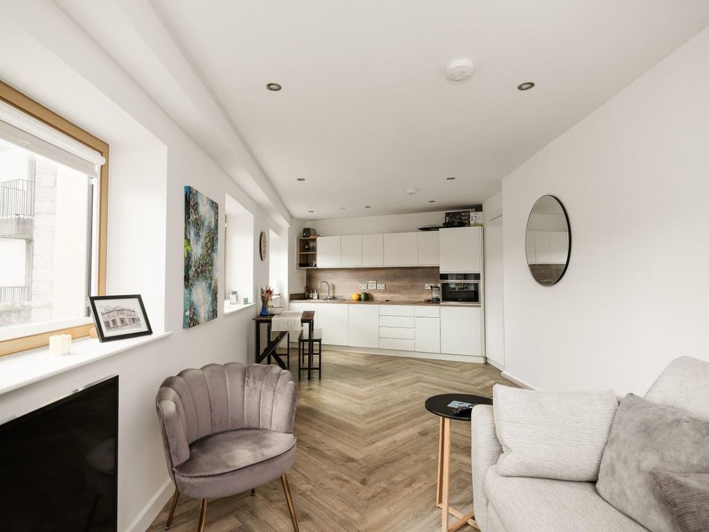 Property photo 1 of 17 Cnr52415.Jpg