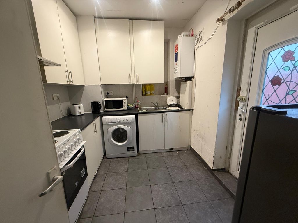 Property photo 2 of 3