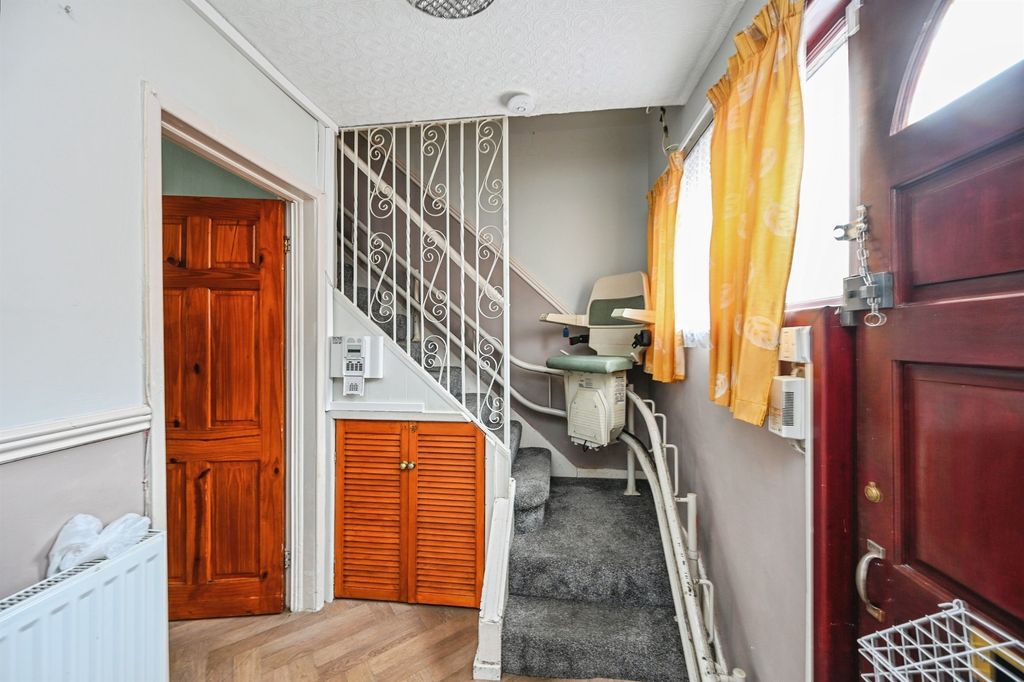 Property photo 2 of 14