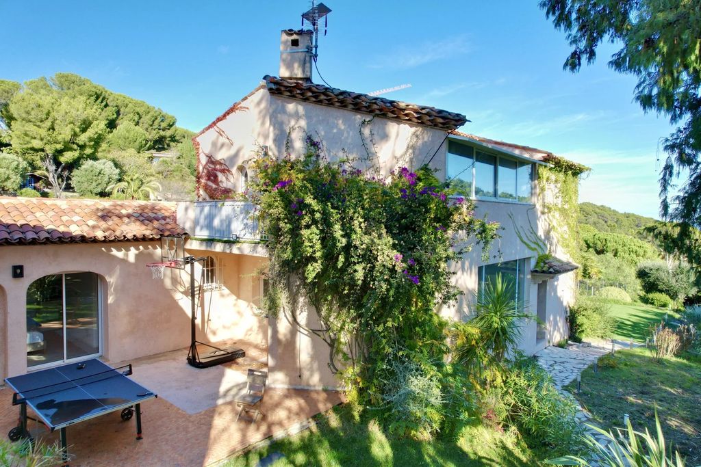 Property photo 2 of 28