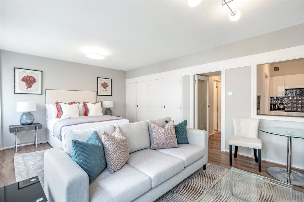 Property photo 2 of 13 Picture No. 17