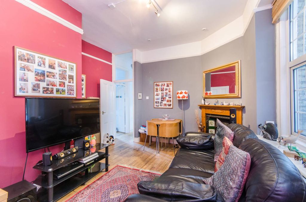 Property photo 2 of 8