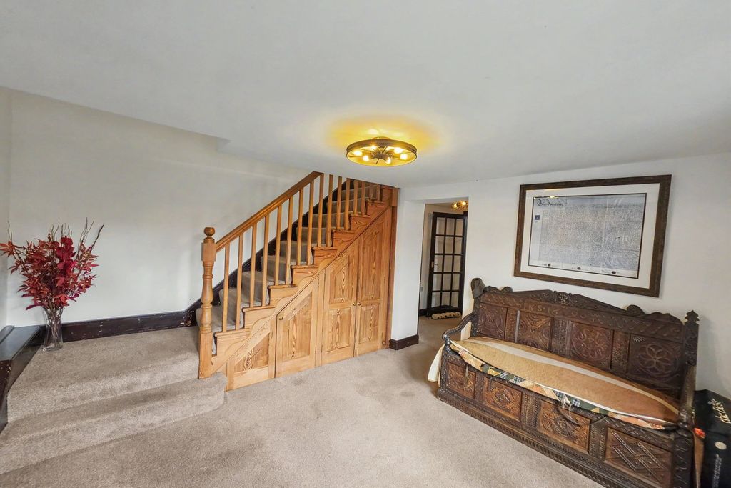Property photo 2 of 29