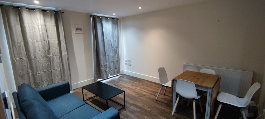 Property photo 3 of 7 Photo 5