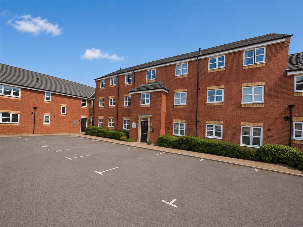 Property photo 1 of 16 28 Newmarket 1.Png