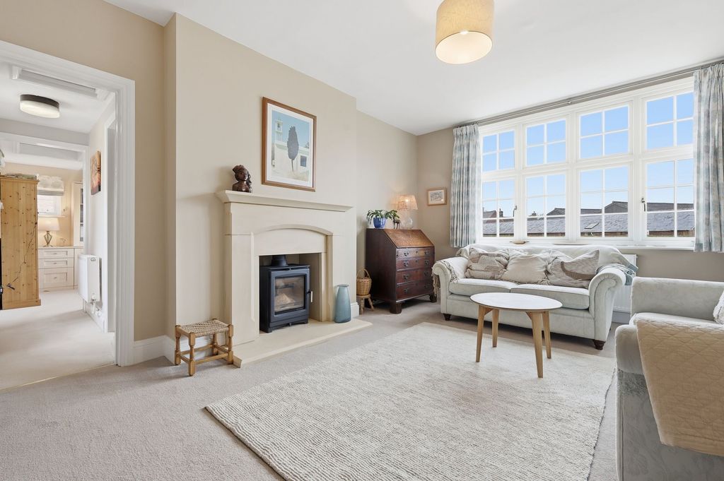 Property photo 2 of 26