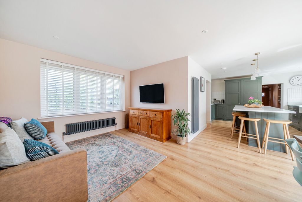 Property photo 3 of 25 1446104-5-69De44d...