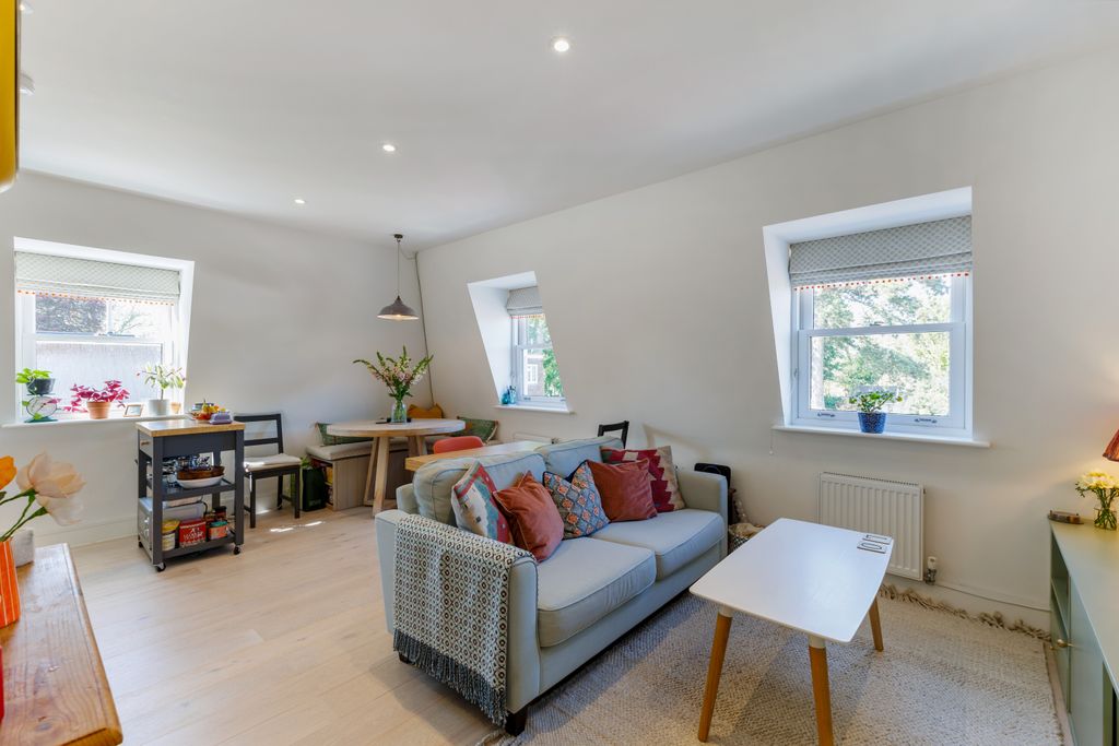Property photo 2 of 10 Open Plan Living/Dining Space