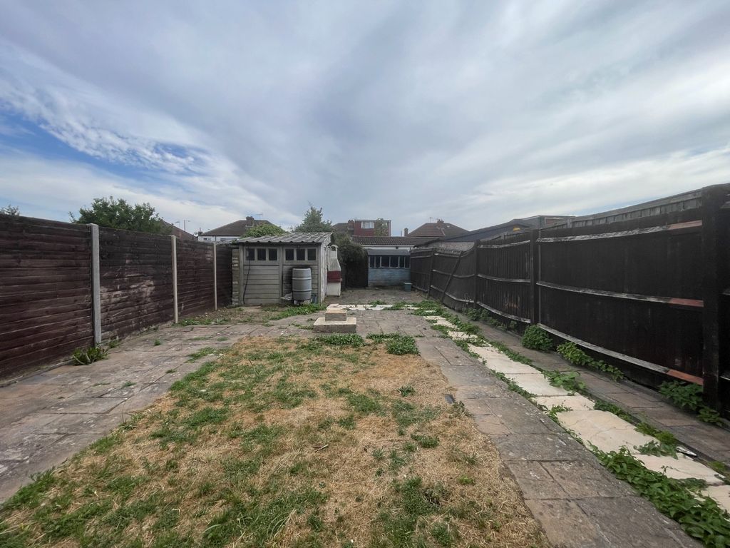 Property photo 3 of 17 4239682