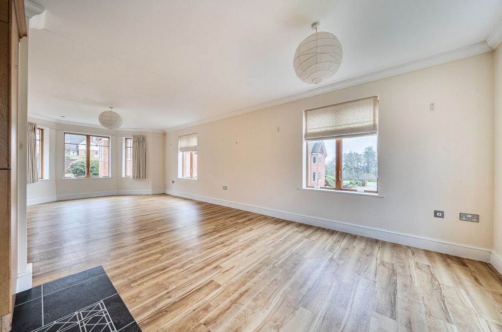 Property photo 3 of 13 1408114-18-69821F...