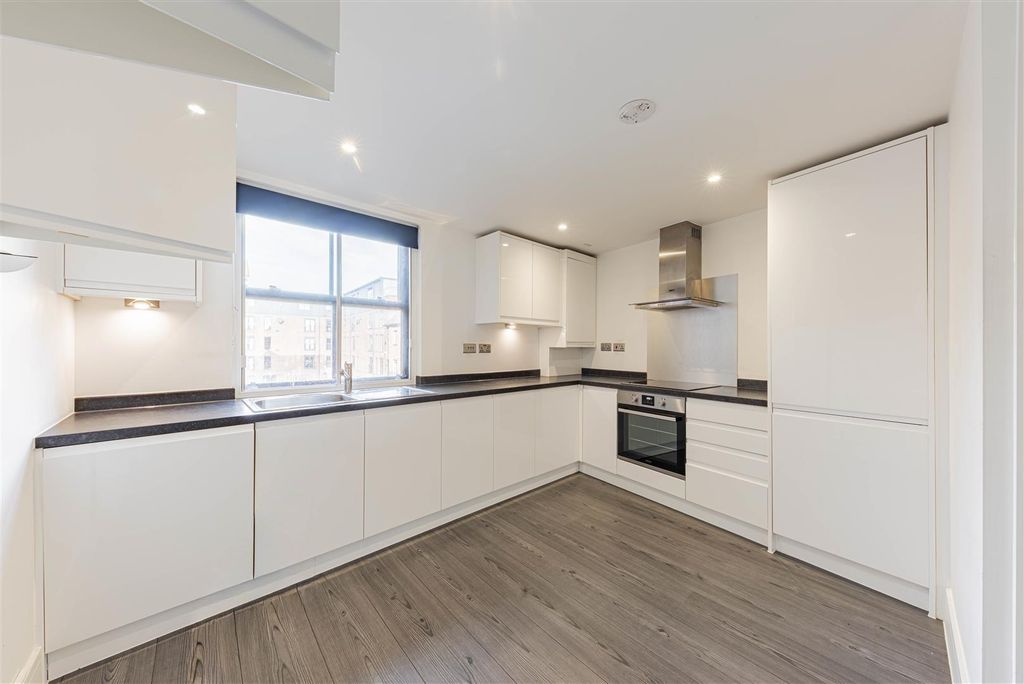 Property photo 2 of 12 L J Imaging-16.Jpg