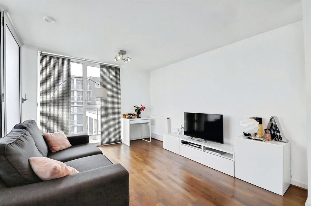 Property photo 2 of 9 Picture No. 12