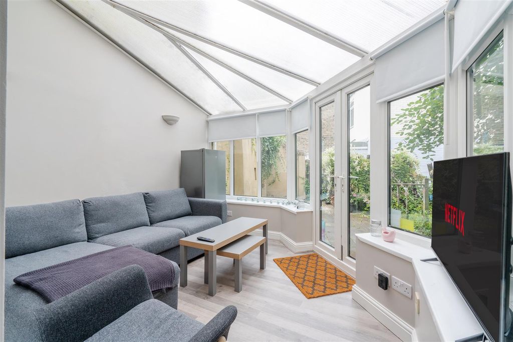 Property photo 1 of 8 48 Roebuck Road Conservatory.Jpg