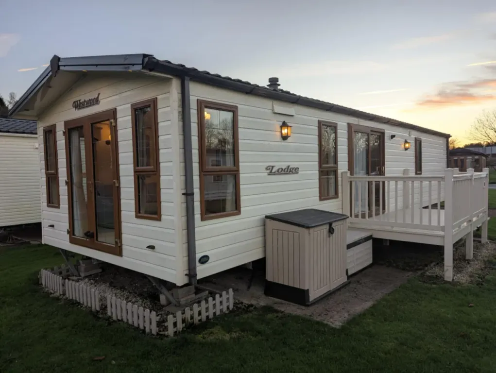 Property photo 1 of 8 7401 Bockenfield Park Exterior