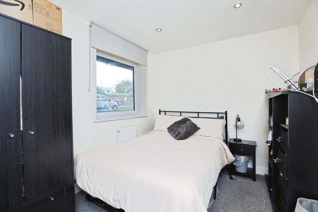 Property photo 3 of 14 Photo