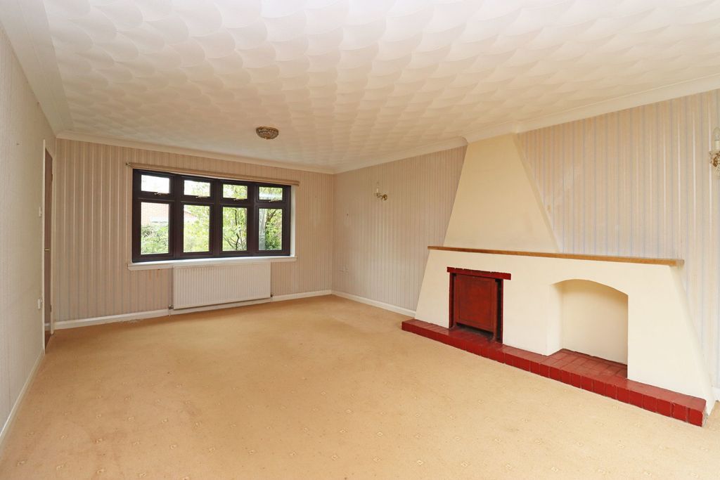 Property photo 3 of 27