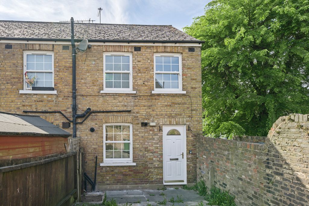 Property photo 2 of 13 Courtyard