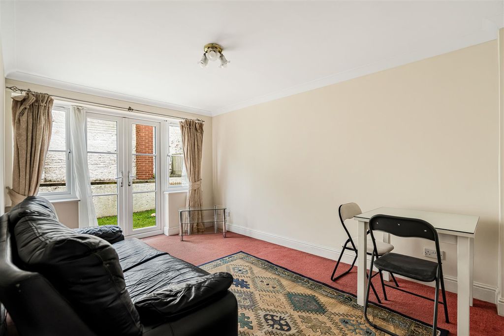 Property photo 3 of 14 Sitting/Dining Room