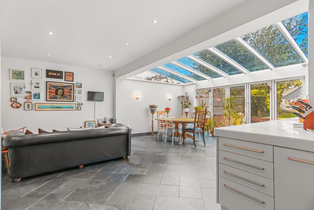 Property photo 2 of 24