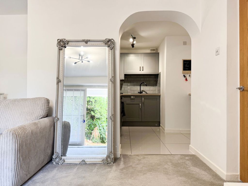 Property photo 2 of 21