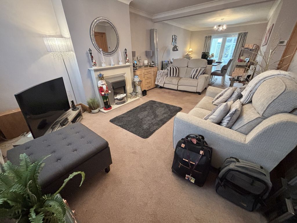 Property photo 2 of 26